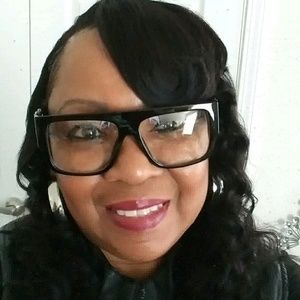 Meet your Posher, Cynthia